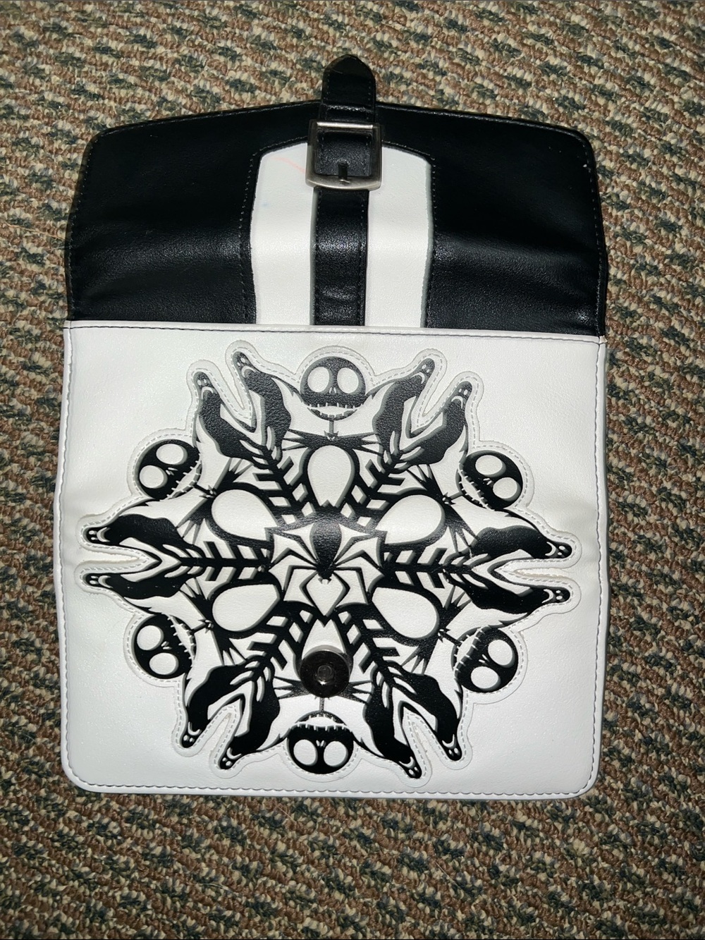 Disney Black and White Floral Buckle Wallet - Picture 4 of 6